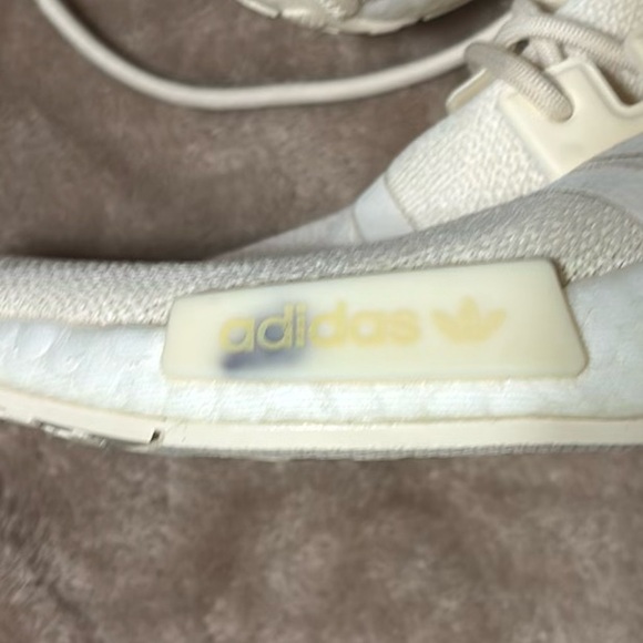 Adidas NMD_R1 Athletic Shoe Wonder White Size 7 (FLAWED SEE CAPTION / PHOTOS) - Picture 15 of 15